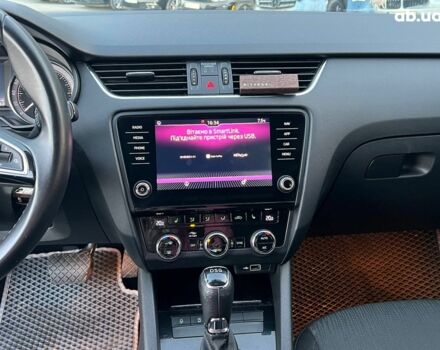 Белый Шкода Octavia A7, объемом двигателя 1.6 л и пробегом 302 тыс. км за 14290 $, фото 27 на Automoto.ua