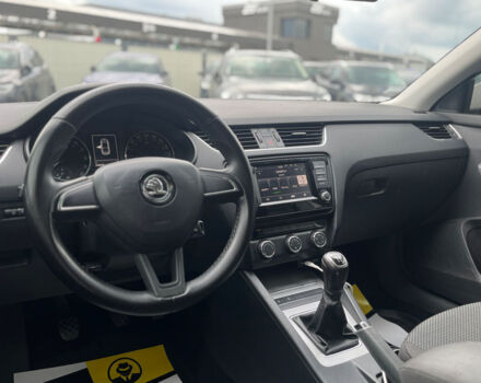 Білий Шкода Octavia A7, об'ємом двигуна 1.6 л та пробігом 258 тис. км за 10900 $, фото 9 на Automoto.ua