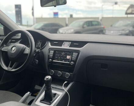 Білий Шкода Octavia A7, об'ємом двигуна 1.6 л та пробігом 258 тис. км за 10900 $, фото 18 на Automoto.ua