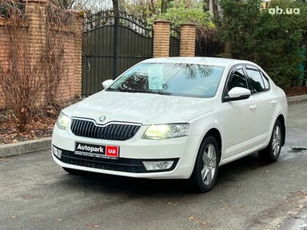 Белый Шкода Octavia A7, объемом двигателя 1.8 л и пробегом 217 тыс. км за 9490 $, фото 1 на Automoto.ua