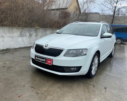 Белый Шкода Octavia A7, объемом двигателя 2 л и пробегом 298 тыс. км за 12490 $, фото 1 на Automoto.ua