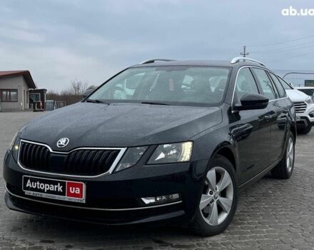 Черный Шкода Octavia A7, объемом двигателя 1.6 л и пробегом 227 тыс. км за 15490 $, фото 1 на Automoto.ua