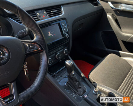 Серый Шкода Octavia A7, объемом двигателя 2 л и пробегом 168 тыс. км за 17000 $, фото 13 на Automoto.ua