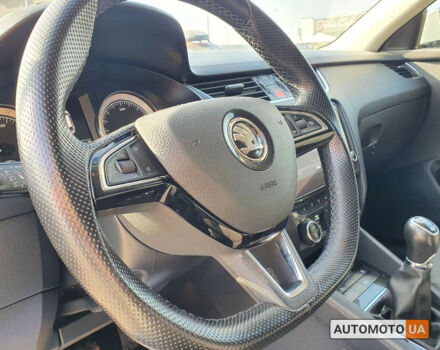 Сірий Шкода Octavia A7, об'ємом двигуна 1.6 л та пробігом 231 тис. км за 15000 $, фото 12 на Automoto.ua