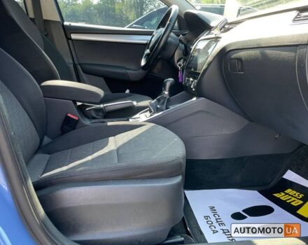 Синий Шкода Octavia A7, объемом двигателя 2 л и пробегом 329 тыс. км за 12600 $, фото 12 на Automoto.ua