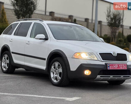 Білий Шкода Octavia Scout, об'ємом двигуна 2 л та пробігом 230 тис. км за 6799 $, фото 21 на Automoto.ua