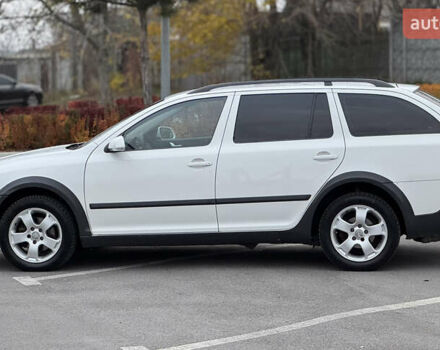 Білий Шкода Octavia Scout, об'ємом двигуна 2 л та пробігом 230 тис. км за 6799 $, фото 9 на Automoto.ua