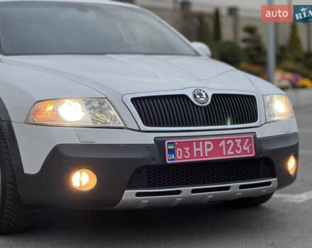 Білий Шкода Octavia Scout, об'ємом двигуна 2 л та пробігом 230 тис. км за 6799 $, фото 29 на Automoto.ua