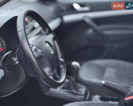 Білий Шкода Octavia Scout, об'ємом двигуна 2 л та пробігом 230 тис. км за 6799 $, фото 36 на Automoto.ua