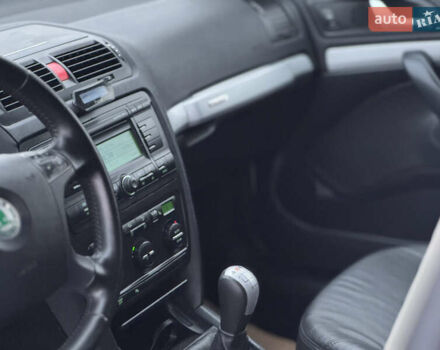 Білий Шкода Octavia Scout, об'ємом двигуна 2 л та пробігом 230 тис. км за 6799 $, фото 37 на Automoto.ua