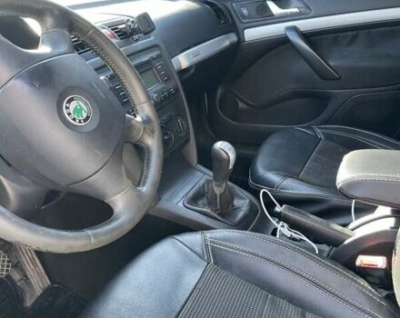 Белый Шкода Октавия Скаут, объемом двигателя 2 л и пробегом 336 тыс. км за 6300 $, фото 3 на Automoto.ua