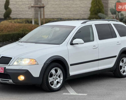 Білий Шкода Octavia Scout, об'ємом двигуна 2 л та пробігом 230 тис. км за 6799 $, фото 2 на Automoto.ua