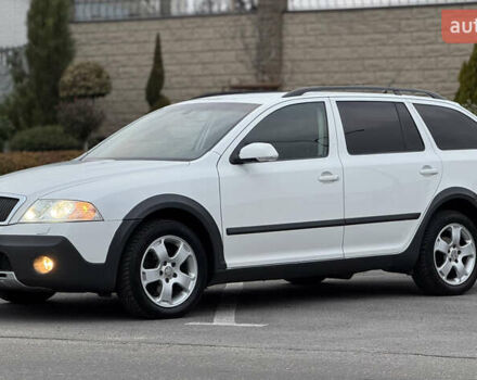 Білий Шкода Octavia Scout, об'ємом двигуна 2 л та пробігом 230 тис. км за 6799 $, фото 5 на Automoto.ua