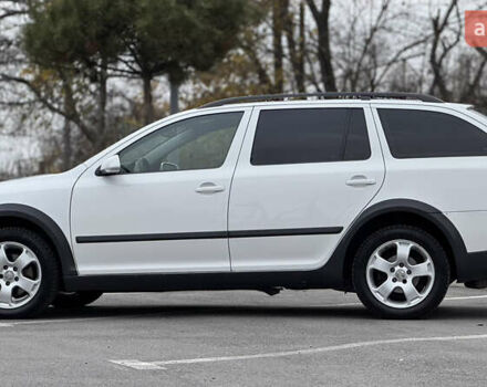 Білий Шкода Octavia Scout, об'ємом двигуна 2 л та пробігом 230 тис. км за 6799 $, фото 10 на Automoto.ua