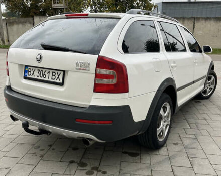 Білий Шкода Octavia Scout, об'ємом двигуна 2 л та пробігом 282 тис. км за 5999 $, фото 6 на Automoto.ua