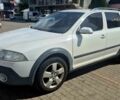 Білий Шкода Octavia Scout, об'ємом двигуна 2 л та пробігом 240 тис. км за 5800 $, фото 1 на Automoto.ua