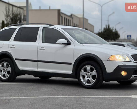 Білий Шкода Octavia Scout, об'ємом двигуна 2 л та пробігом 230 тис. км за 6799 $, фото 25 на Automoto.ua