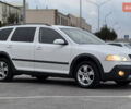 Білий Шкода Octavia Scout, об'ємом двигуна 2 л та пробігом 230 тис. км за 6799 $, фото 25 на Automoto.ua