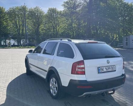 Белый Шкода Октавия Скаут, объемом двигателя 2 л и пробегом 336 тыс. км за 6300 $, фото 5 на Automoto.ua