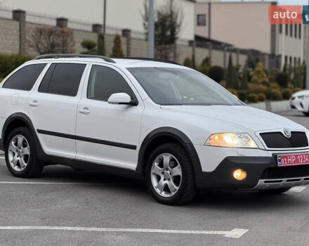 Білий Шкода Octavia Scout, об'ємом двигуна 2 л та пробігом 230 тис. км за 6799 $, фото 23 на Automoto.ua