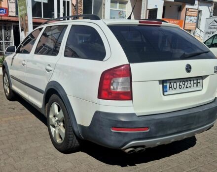 Білий Шкода Octavia Scout, об'ємом двигуна 2 л та пробігом 240 тис. км за 5800 $, фото 1 на Automoto.ua