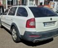 Білий Шкода Octavia Scout, об'ємом двигуна 2 л та пробігом 240 тис. км за 5800 $, фото 1 на Automoto.ua