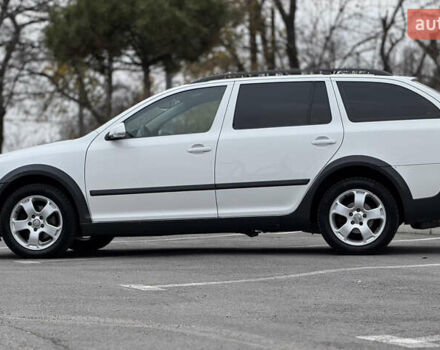 Білий Шкода Octavia Scout, об'ємом двигуна 2 л та пробігом 230 тис. км за 6799 $, фото 11 на Automoto.ua