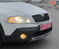 Білий Шкода Octavia Scout, об'ємом двигуна 2 л та пробігом 230 тис. км за 6799 $, фото 17 на Automoto.ua