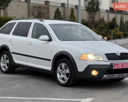 Білий Шкода Octavia Scout, об'ємом двигуна 2 л та пробігом 230 тис. км за 6799 $, фото 22 на Automoto.ua