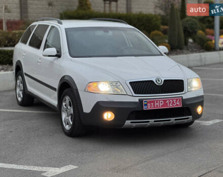 Білий Шкода Octavia Scout, об'ємом двигуна 2 л та пробігом 230 тис. км за 6799 $, фото 18 на Automoto.ua