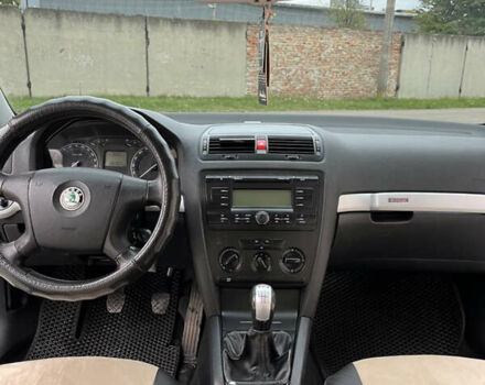 Білий Шкода Octavia Scout, об'ємом двигуна 2 л та пробігом 282 тис. км за 5999 $, фото 21 на Automoto.ua