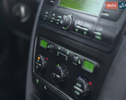 Білий Шкода Octavia Scout, об'ємом двигуна 2 л та пробігом 230 тис. км за 6799 $, фото 45 на Automoto.ua