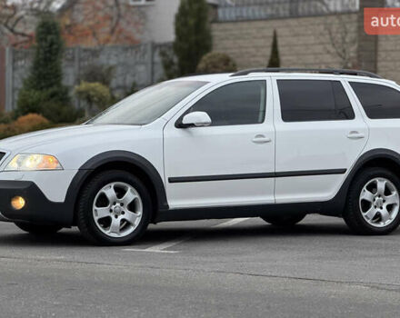 Білий Шкода Octavia Scout, об'ємом двигуна 2 л та пробігом 230 тис. км за 6799 $, фото 8 на Automoto.ua