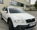 Білий Шкода Octavia Scout, об'ємом двигуна 2 л та пробігом 282 тис. км за 5999 $, фото 1 на Automoto.ua