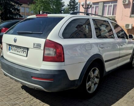 Білий Шкода Octavia Scout, об'ємом двигуна 2 л та пробігом 240 тис. км за 5800 $, фото 2 на Automoto.ua