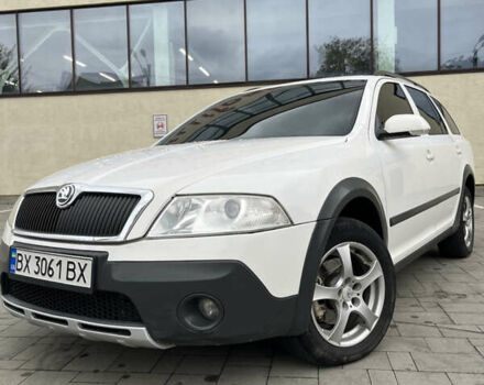 Білий Шкода Octavia Scout, об'ємом двигуна 2 л та пробігом 282 тис. км за 5999 $, фото 4 на Automoto.ua