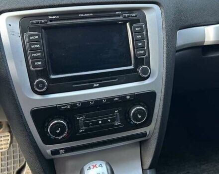 Білий Шкода Octavia Scout, об'ємом двигуна 2 л та пробігом 330 тис. км за 6700 $, фото 12 на Automoto.ua