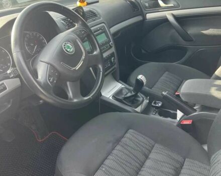 Белый Шкода Октавия Скаут, объемом двигателя 1.8 л и пробегом 222 тыс. км за 7600 $, фото 3 на Automoto.ua