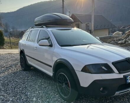 Білий Шкода Octavia Scout, об'ємом двигуна 2 л та пробігом 330 тис. км за 6700 $, фото 1 на Automoto.ua