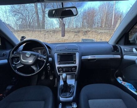 Білий Шкода Octavia Scout, об'ємом двигуна 2 л та пробігом 330 тис. км за 6700 $, фото 17 на Automoto.ua