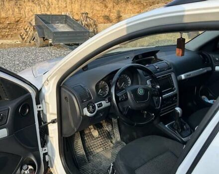 Білий Шкода Octavia Scout, об'ємом двигуна 2 л та пробігом 330 тис. км за 6700 $, фото 7 на Automoto.ua