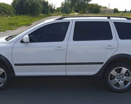 Білий Шкода Octavia Scout, об'ємом двигуна 2 л та пробігом 206 тис. км за 9000 $, фото 2 на Automoto.ua