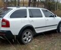 Белый Шкода Октавия Скаут, объемом двигателя 2 л и пробегом 209 тыс. км за 9000 $, фото 5 на Automoto.ua