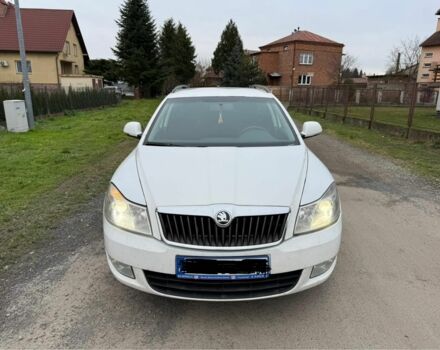 Белый Шкода Октавия Скаут, объемом двигателя 0 л и пробегом 350 тыс. км за 3099 $, фото 3 на Automoto.ua