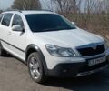 Білий Шкода Octavia Scout, об'ємом двигуна 2 л та пробігом 210 тис. км за 8000 $, фото 1 на Automoto.ua