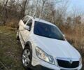 Белый Шкода Октавия Скаут, объемом двигателя 1.97 л и пробегом 300 тыс. км за 8000 $, фото 1 на Automoto.ua