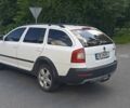 Білий Шкода Octavia Scout, об'ємом двигуна 1.97 л та пробігом 208 тис. км за 9500 $, фото 4 на Automoto.ua