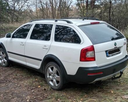 Белый Шкода Октавия Скаут, объемом двигателя 2 л и пробегом 209 тыс. км за 9000 $, фото 4 на Automoto.ua