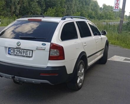 Білий Шкода Octavia Scout, об'ємом двигуна 2 л та пробігом 206 тис. км за 9000 $, фото 4 на Automoto.ua