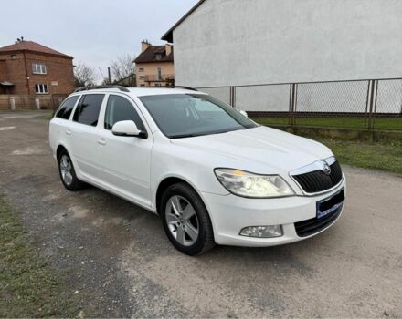 Белый Шкода Октавия Скаут, объемом двигателя 0 л и пробегом 350 тыс. км за 3099 $, фото 2 на Automoto.ua